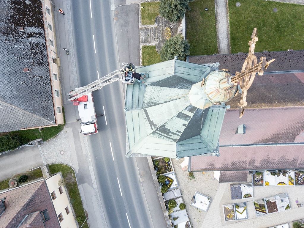Einsatz am Kirchendach