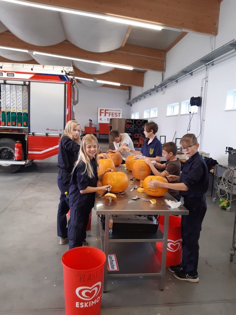 Herbstliche Feuerwehrjugend