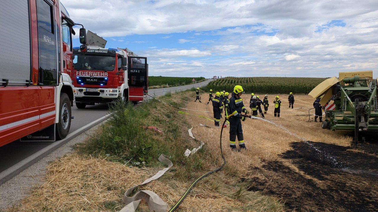 Brand einer Strohpresse